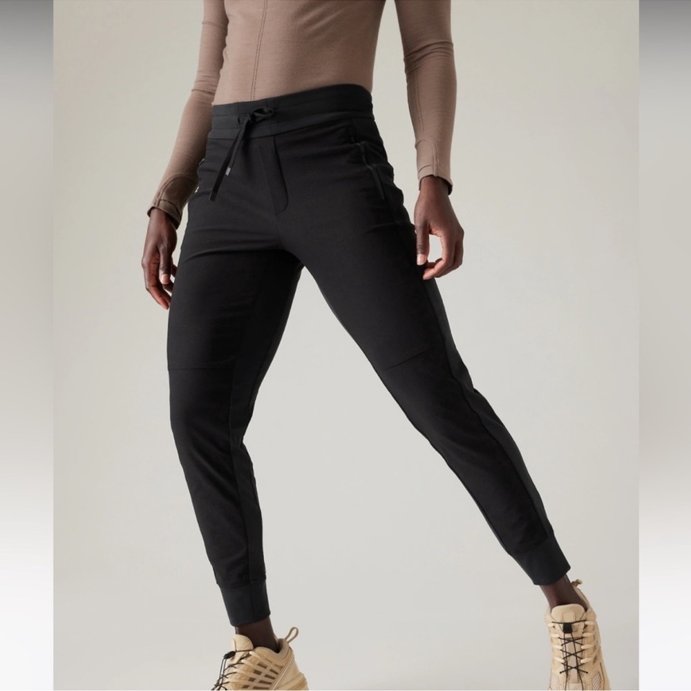 Athleta HEADLANDS HYBRID MID RISE JOGGER SZ 2